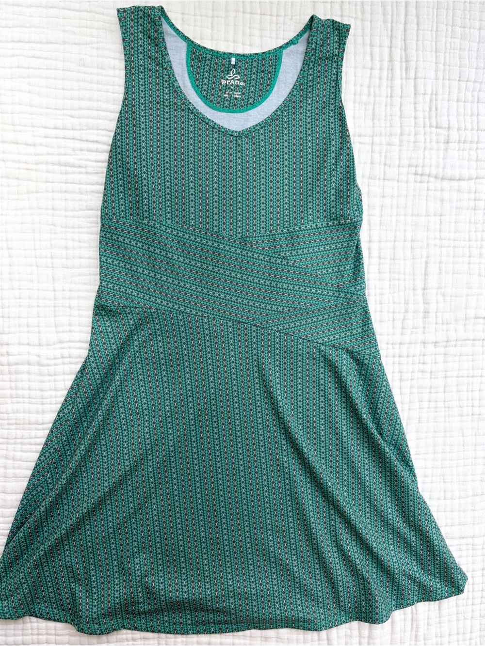 prAna Sleeveless Dress M Green Geometric Faux Wrap Travel Outdoor Stretch Midi